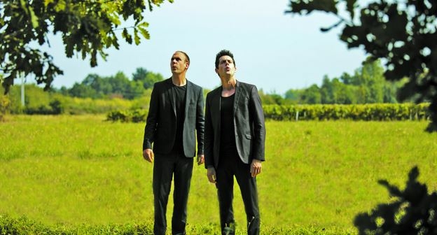 AU PIED DE MON ARBRE